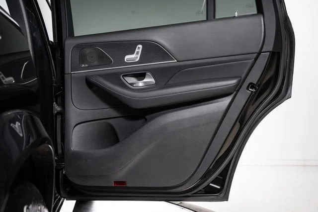 Used 2025 Obsidian Black Metallic Mercedes-Benz GLS 450 image 60