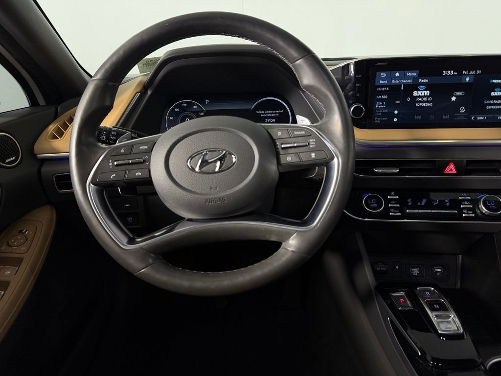 Used 2021 Quartz Hyundai Limited image 13