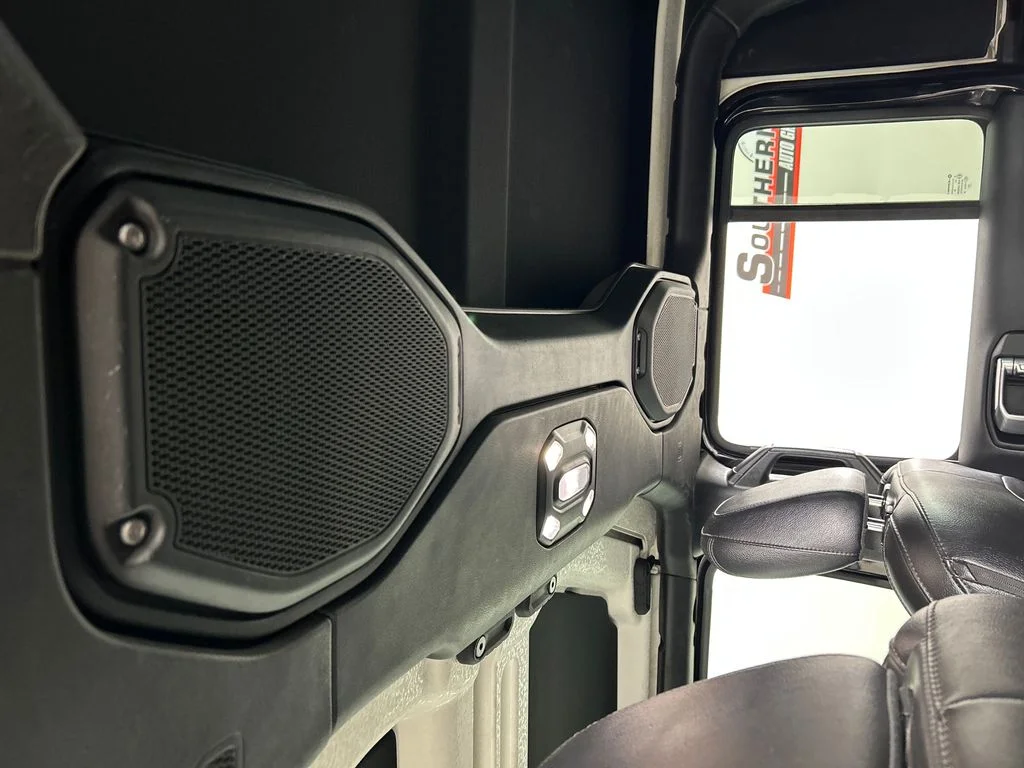 Used 2021 Black Jeep Overland image 19