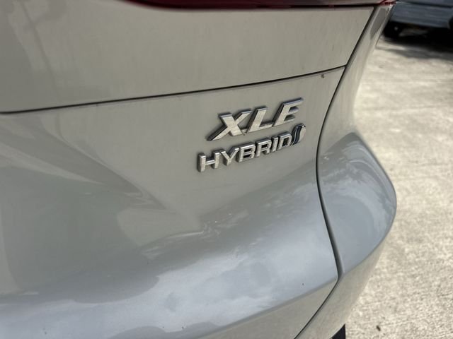 Used 2021 White Toyota XLE image 24