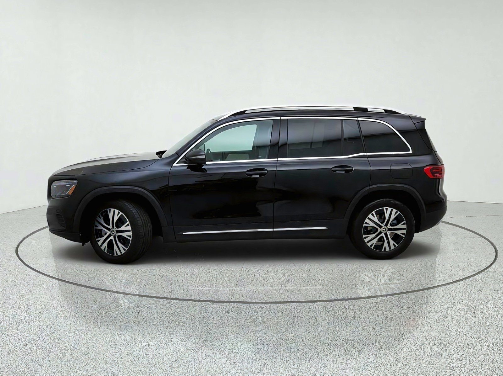 Certified Used 2026 Night Black Mercedes-Benz GLB 250 image 14