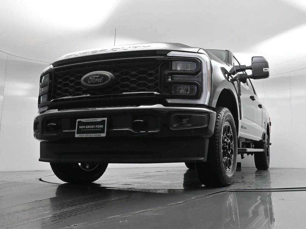 New 2026 Agate Black Metallic Ford Lariat image 44
