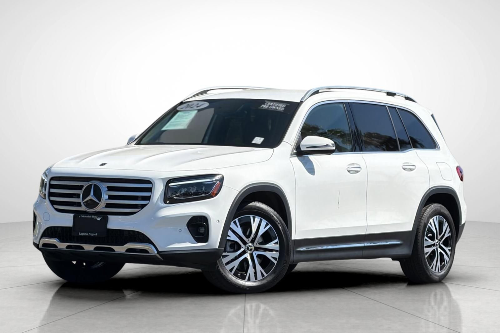Used 2024 White Mercedes-Benz GLB 250 image 1