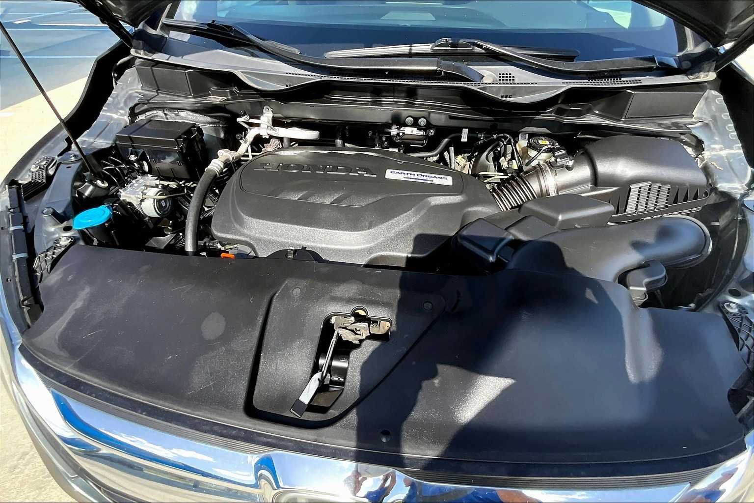 Used 2018 Modern Steel Metallic Honda EX image 31