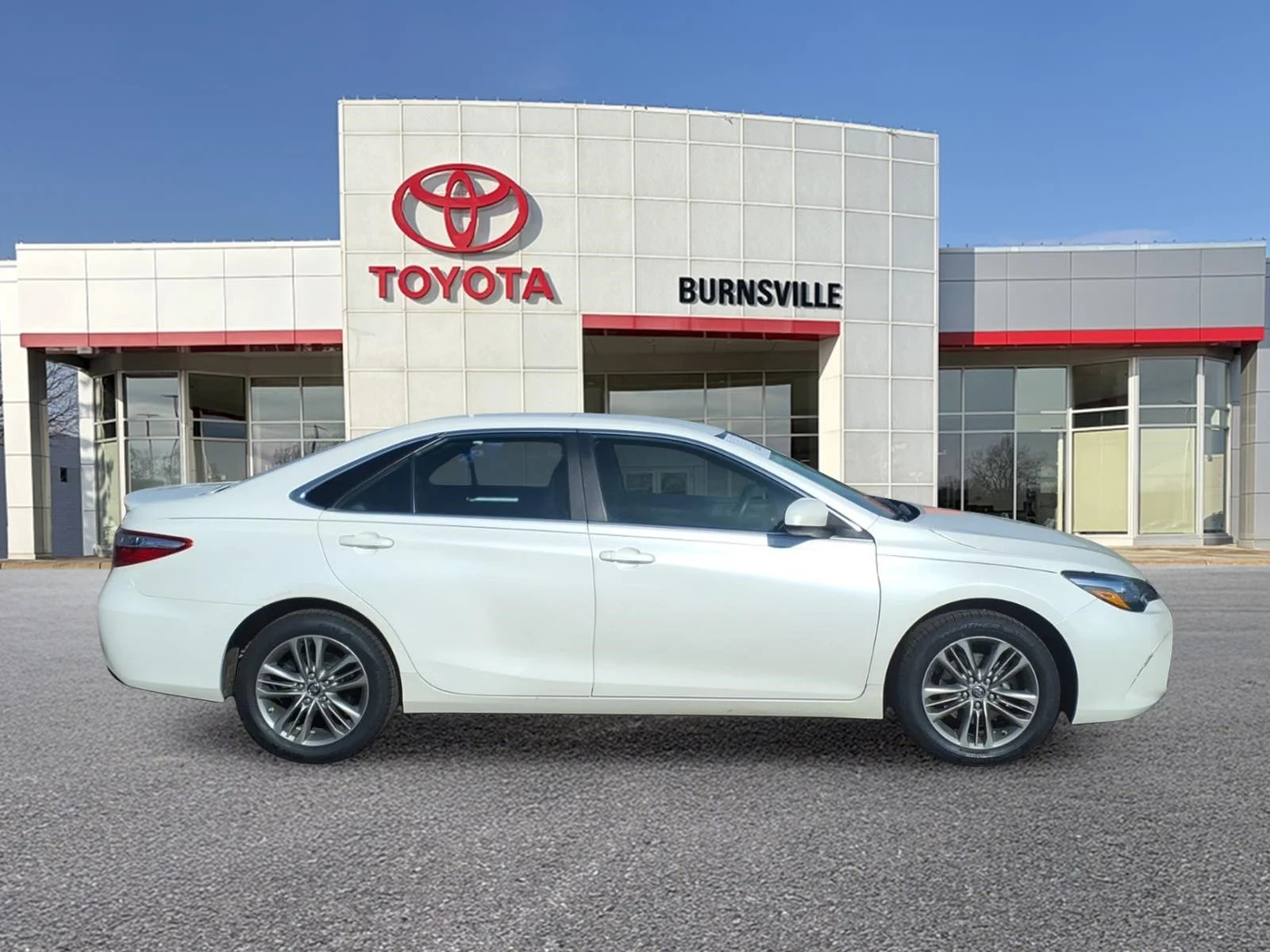 Certified 2017 Toyota Camry SE with VIN 4T1BF1FK4HU330407 for sale in Burnsville, Minnesota