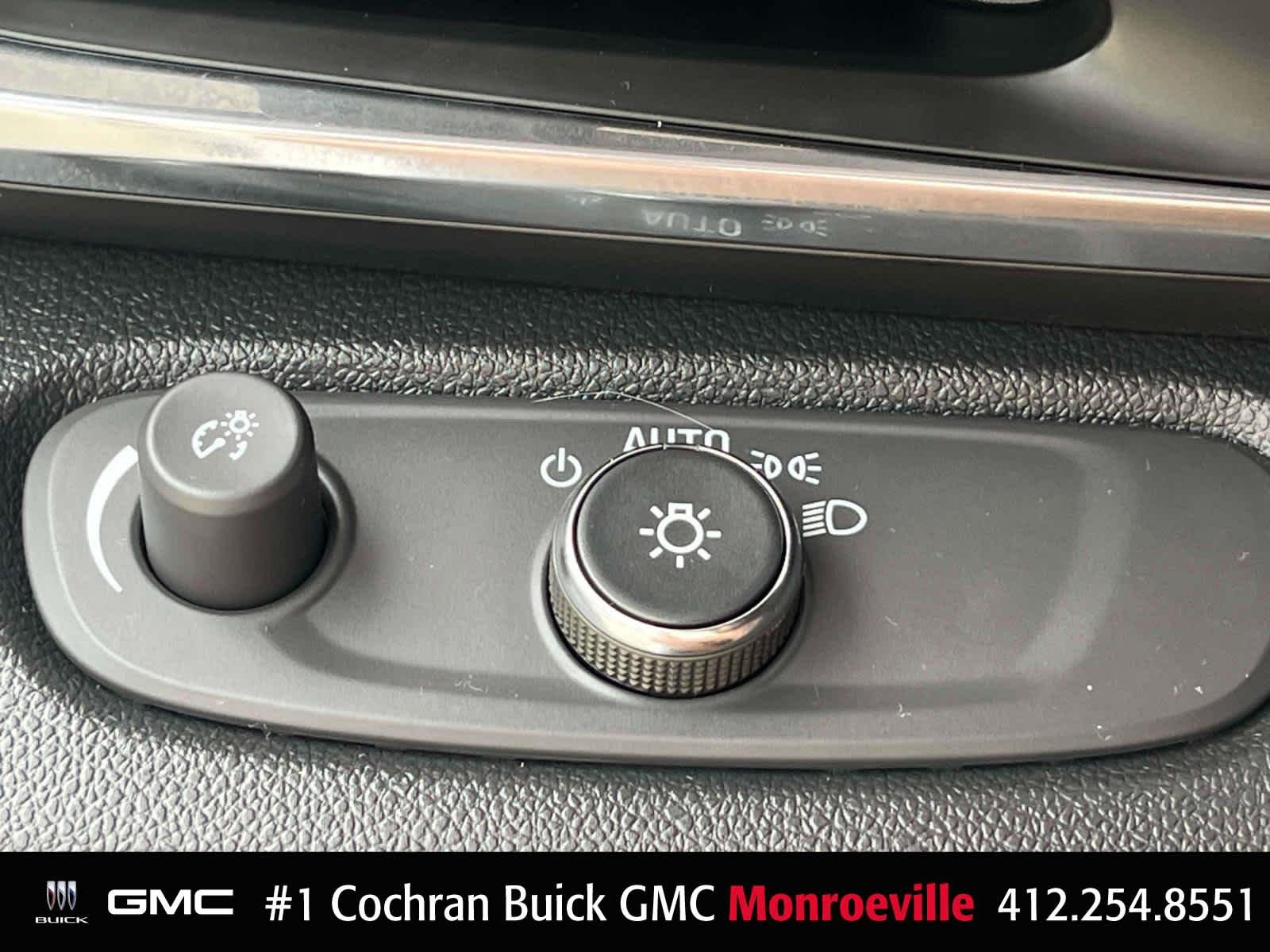 Certified Used 2025 Summit White Buick Preferred image 27