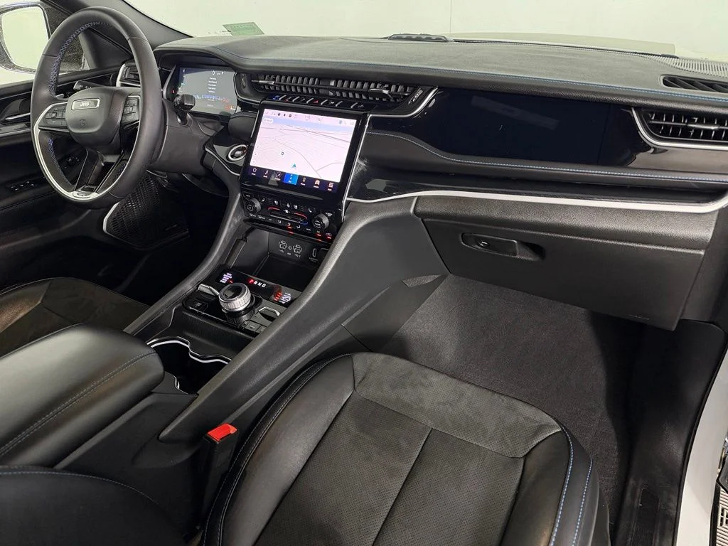 Used 2025 White Jeep Trailhawk 4xe image 14
