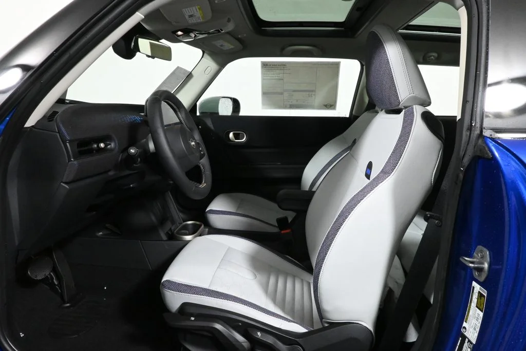 Certified Used 2025 Blue MINI  image 3