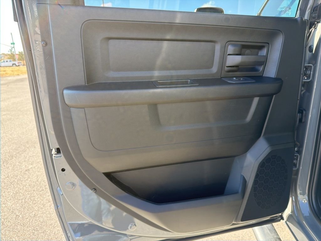 New 2026 Ceramic Gray Clearcoat RAM Tradesman image 29