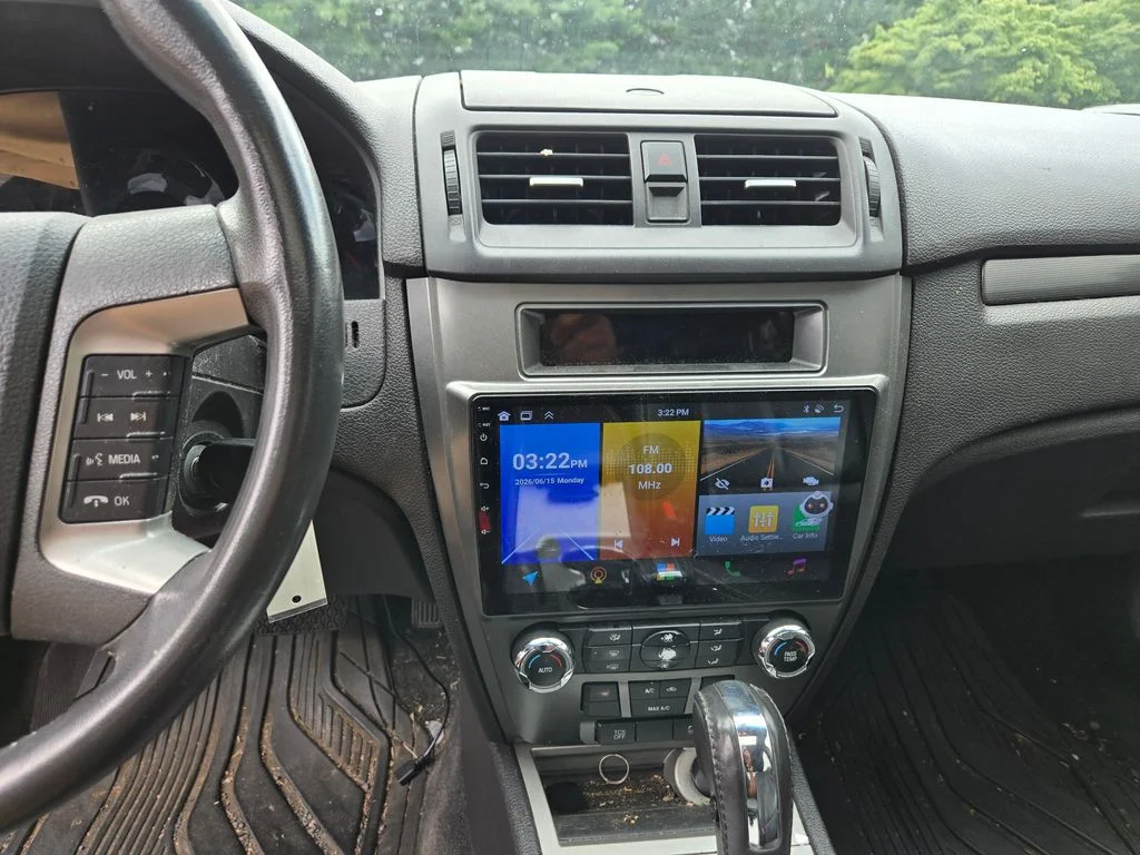 Used 2011  Ford SEL image 12