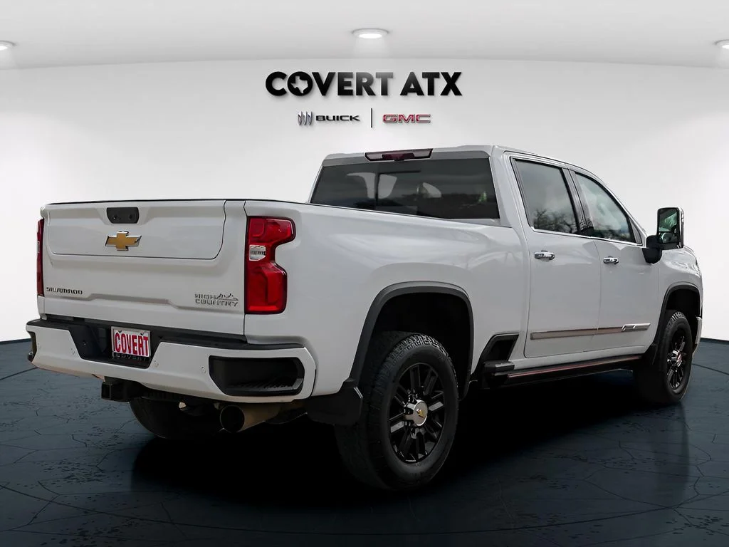 Used 2024 White Chevrolet High Country image 7