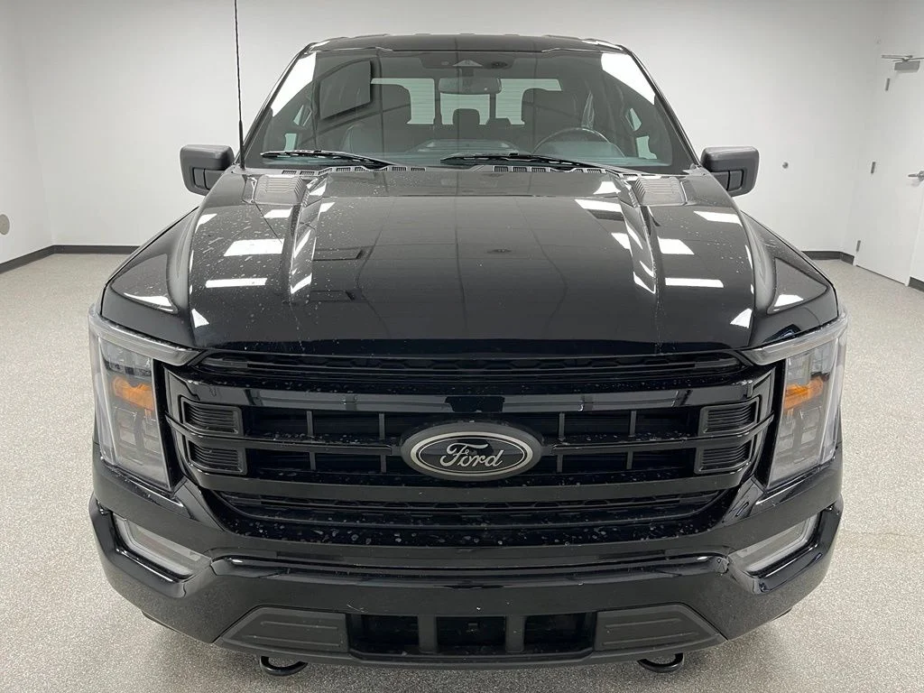 Used 2023 Black Ford XLT image 3