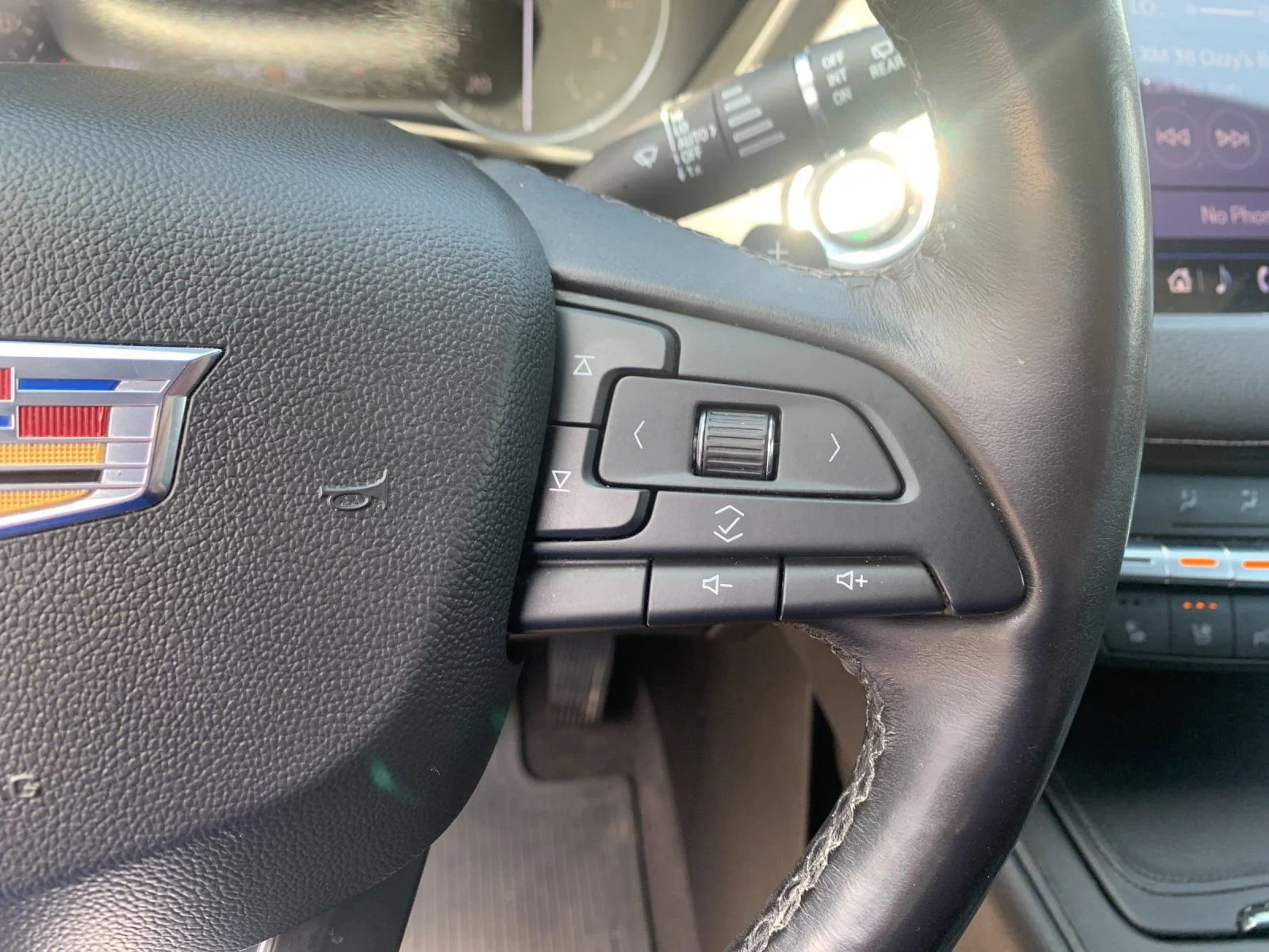 Used 2019 AUTUMN METALLIC Cadillac AWD Premium Luxury image 27