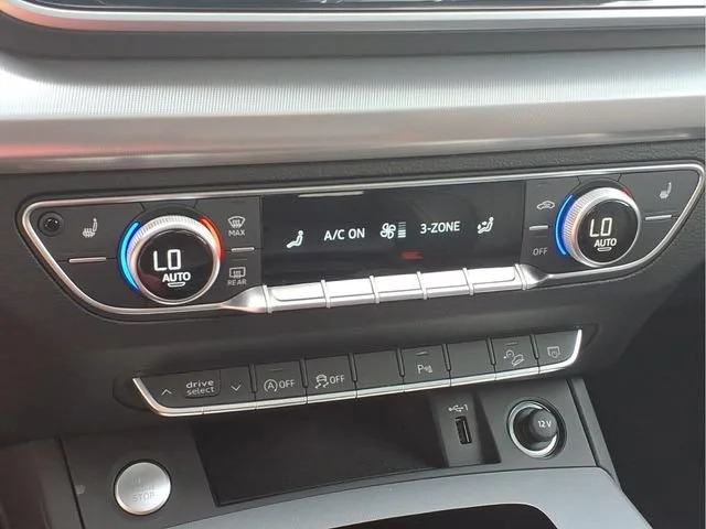 Used 2025  Audi S line Premium image 10