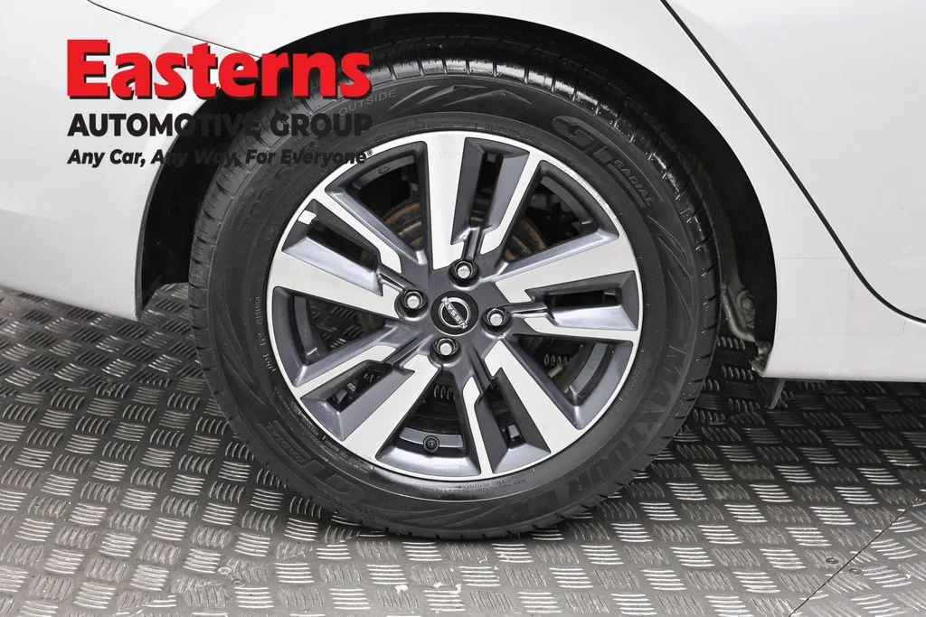 Used 2023 Silver Nissan 1.6 SV image 30