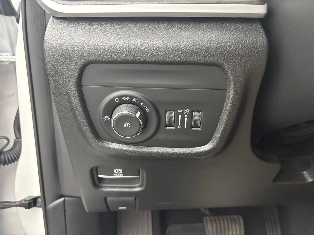 Used 2024 White Jeep Limited image 28