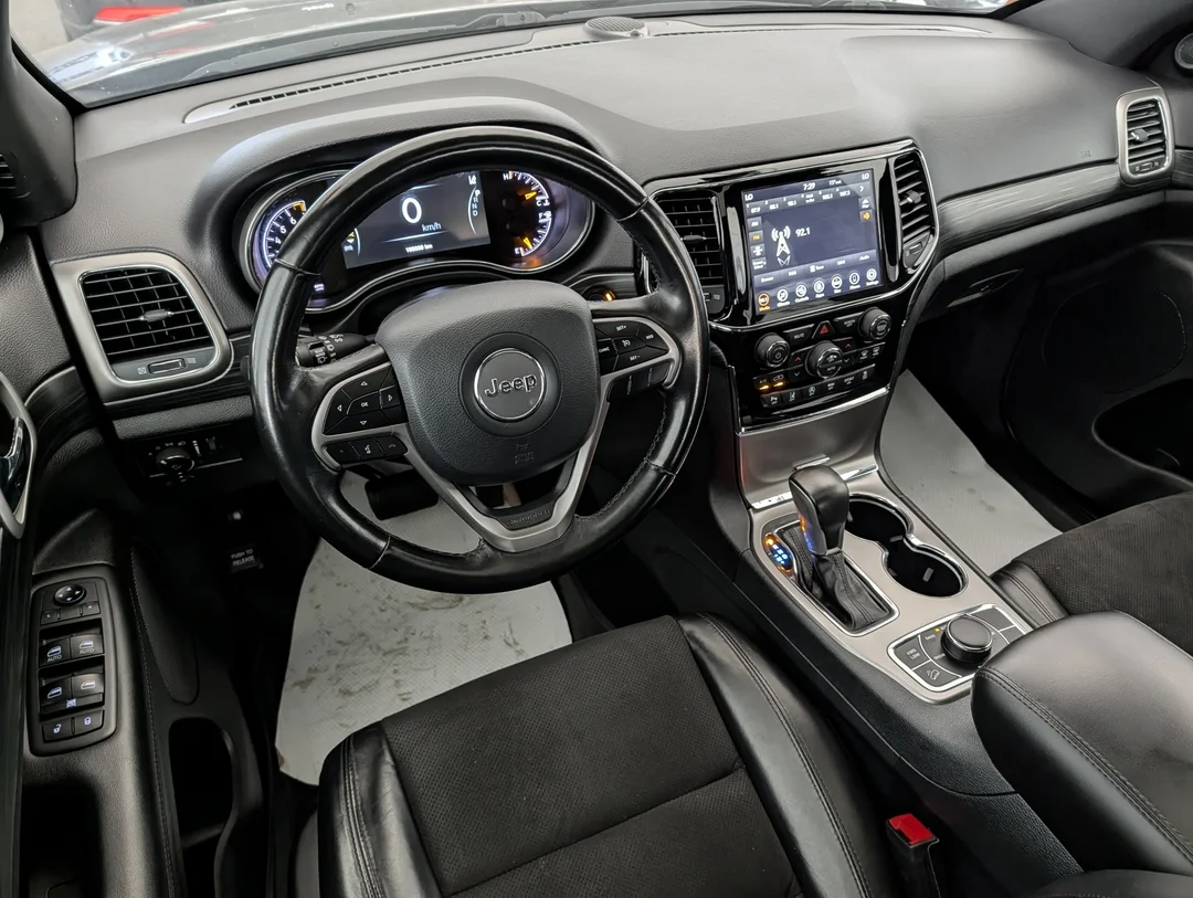 Used 2020 Black Jeep Altitude - - 4x4 - Leather Seats - Power Sunroof - Navigation & More! image 26