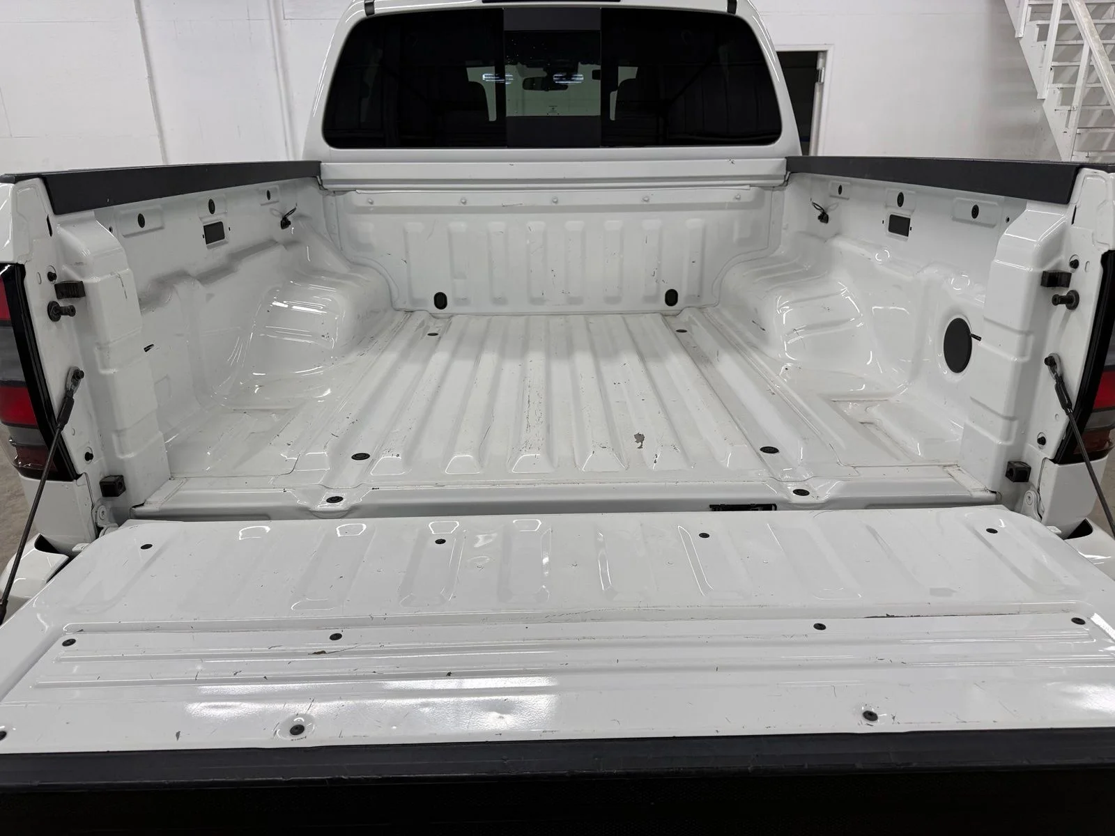 Used 2023 White Nissan PRO-4X image 10