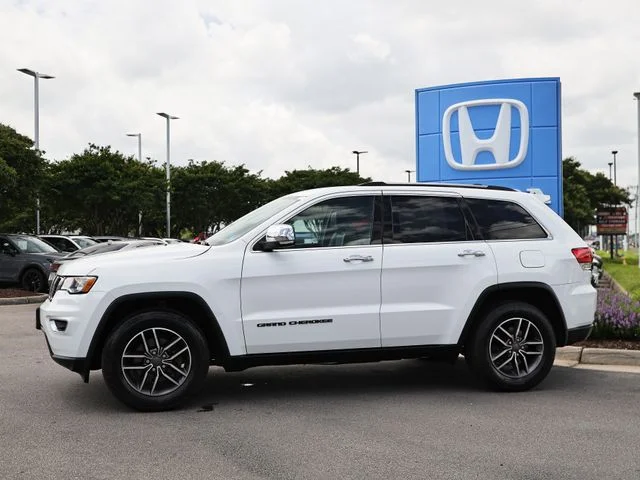 Used 2019 Bright White Clearcoat Jeep Limited image 4