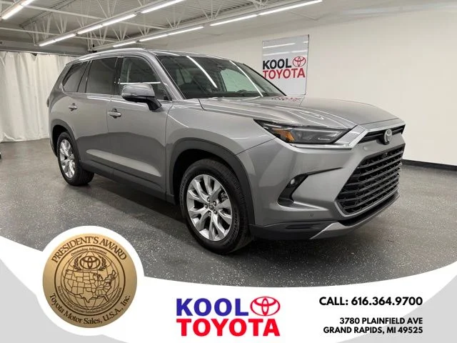 Certified Used 2025  Toyota Limited image 1