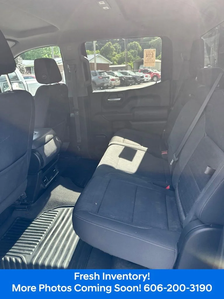 Used 2023  Chevrolet Custom image 11