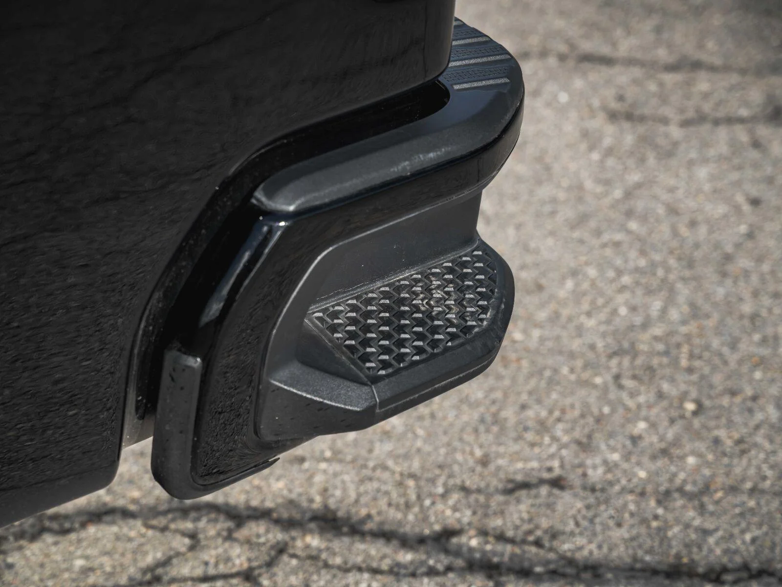 Used 2026 Black Chevrolet High Country image 38