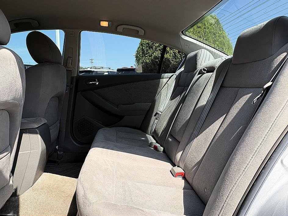 Used 2010 Radiant Silver Metallic Nissan 2.5 S image 8