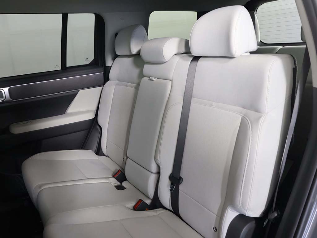 Used 2024 Gray Hyundai SE image 28