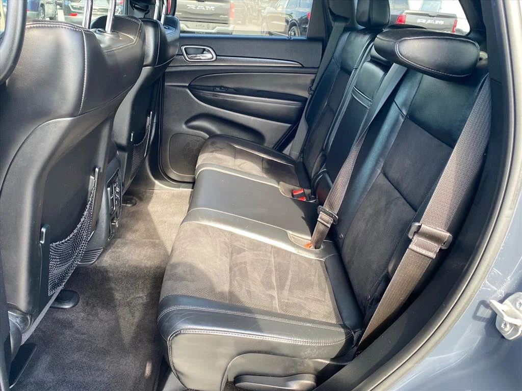 Used 2018 Rhino Clearcoat Jeep Altitude image 23