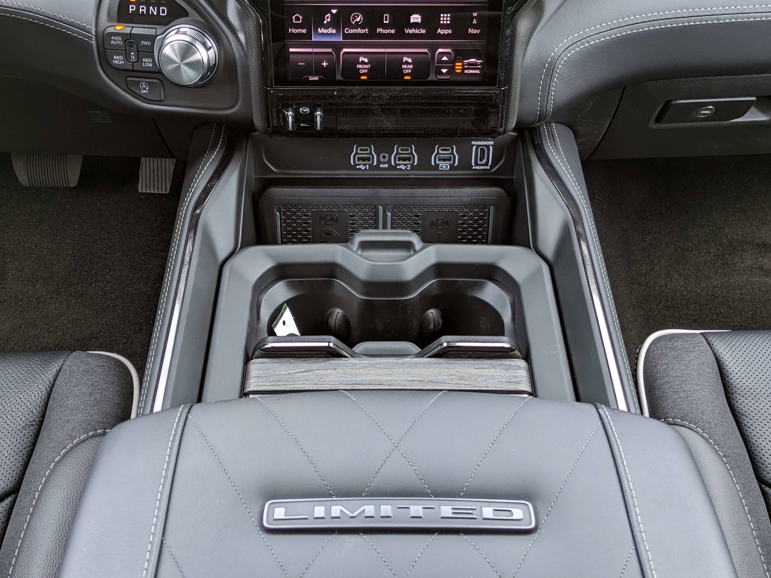 New 2026 Diamond Black Crystal Pearl-Coat Exterior Paint RAM Limited image 18