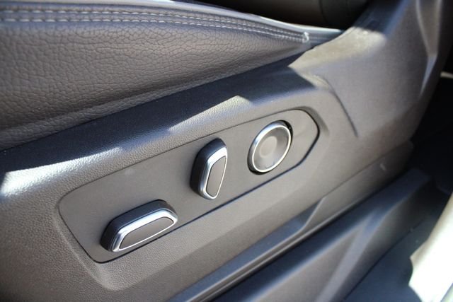 Used 2024 White GMC Denali image 3