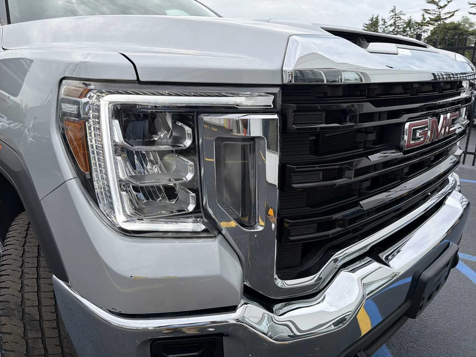 Used 2023 Quicksilver Metallic GMC Pro image 21