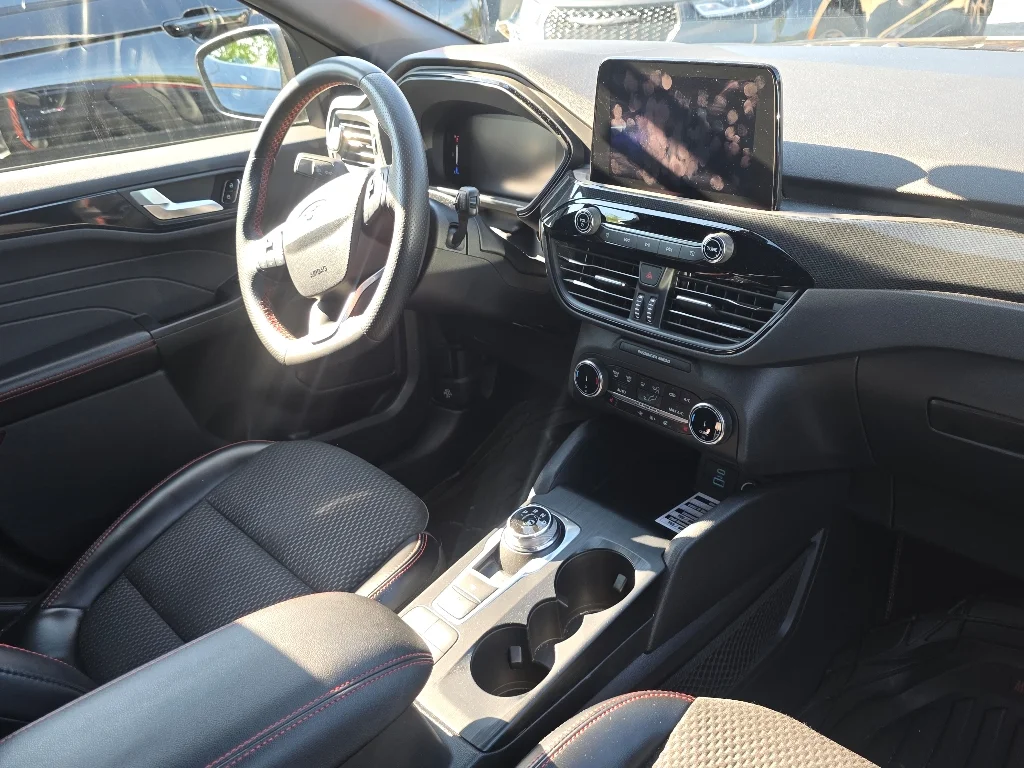 Used 2023 Agate Black Ford ST-Line Select image 5
