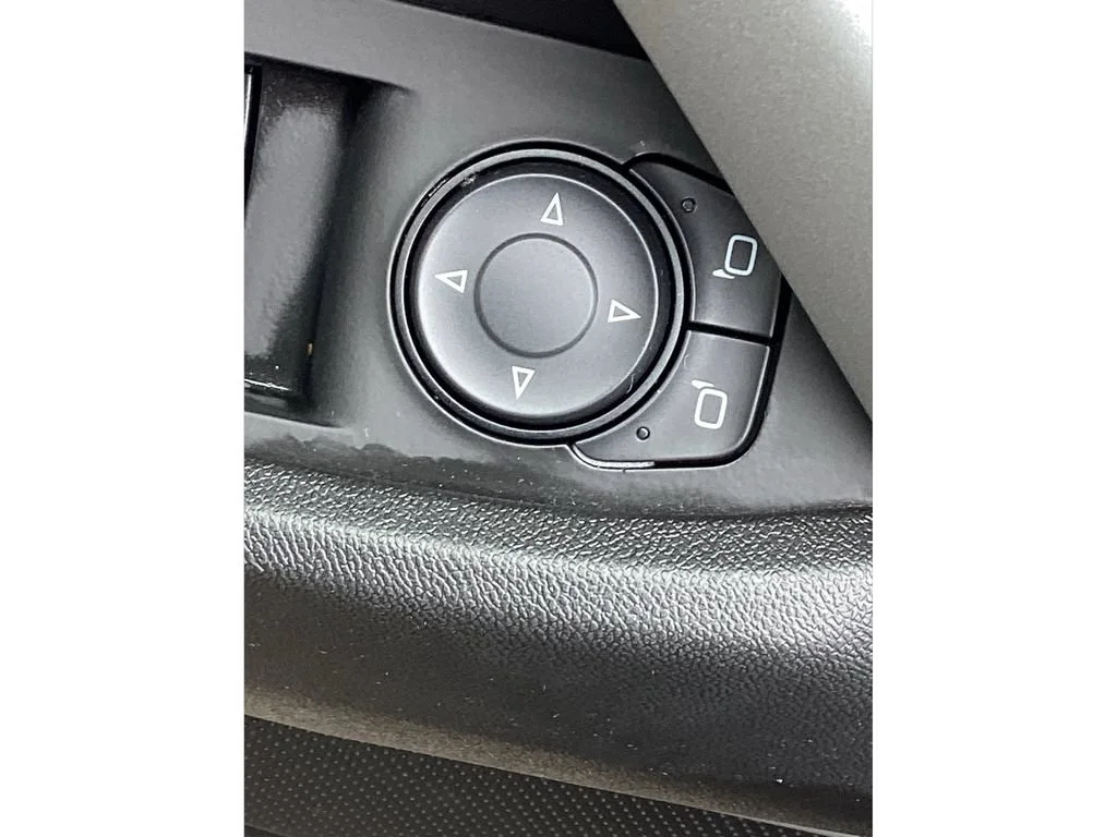 Used 2018 BLACK Chevrolet 1LT image 34