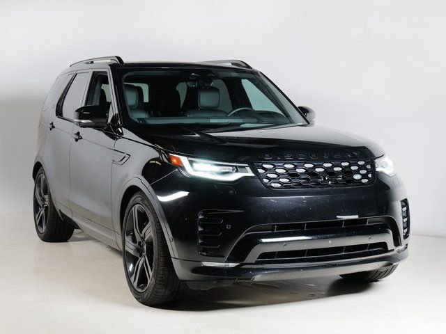 Certified Used 2025 Santorini Black Metallic Land Rover Dynamic SE image 10