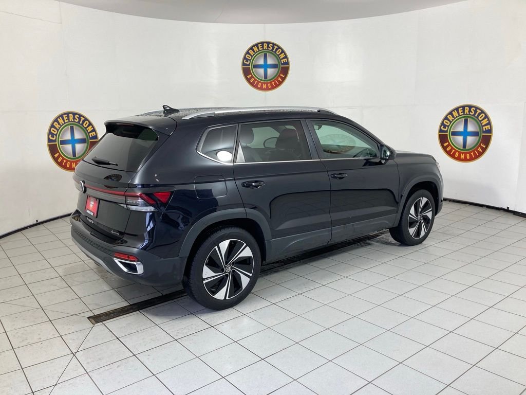 Used 2025  Volkswagen SE image 20