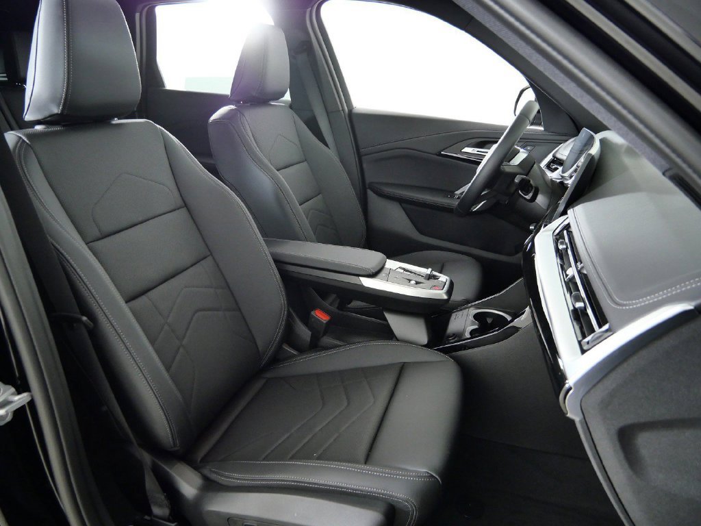 Used 2026 Jet Black BMW xDrive28i image 22