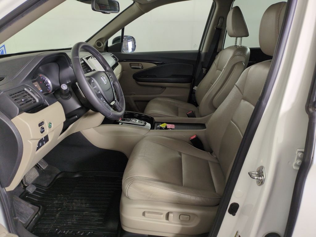Used 2017 White Diamond Pearl Honda Touring image 9