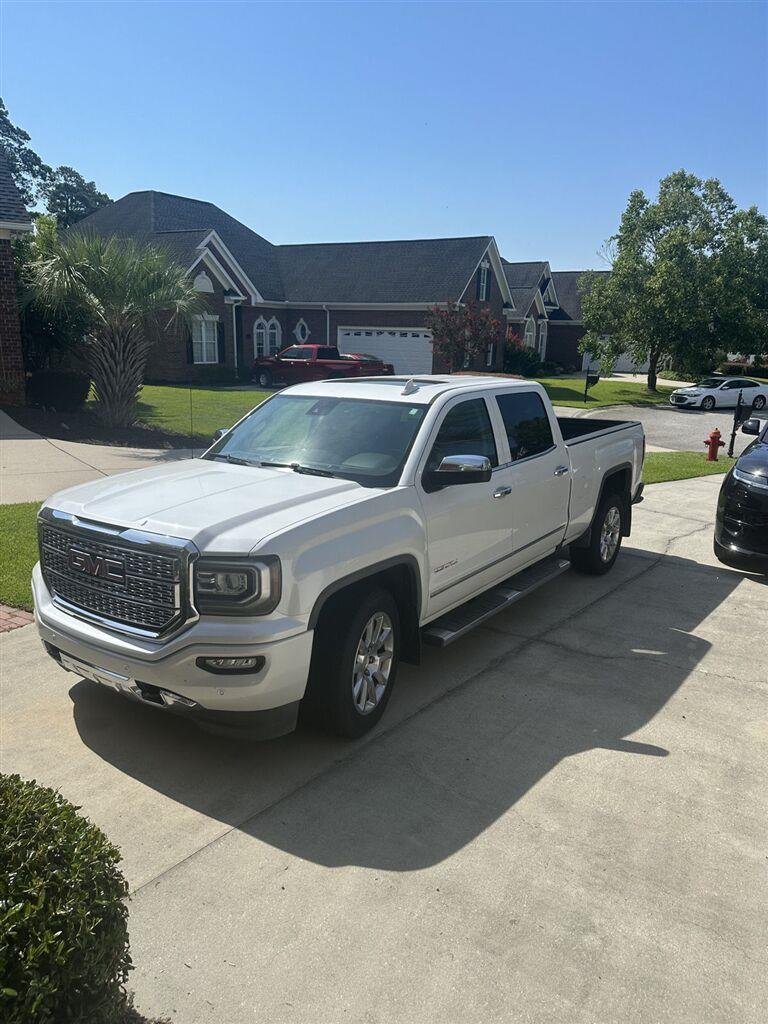 Used 2016 White Frost Tricoat GMC Denali image 3