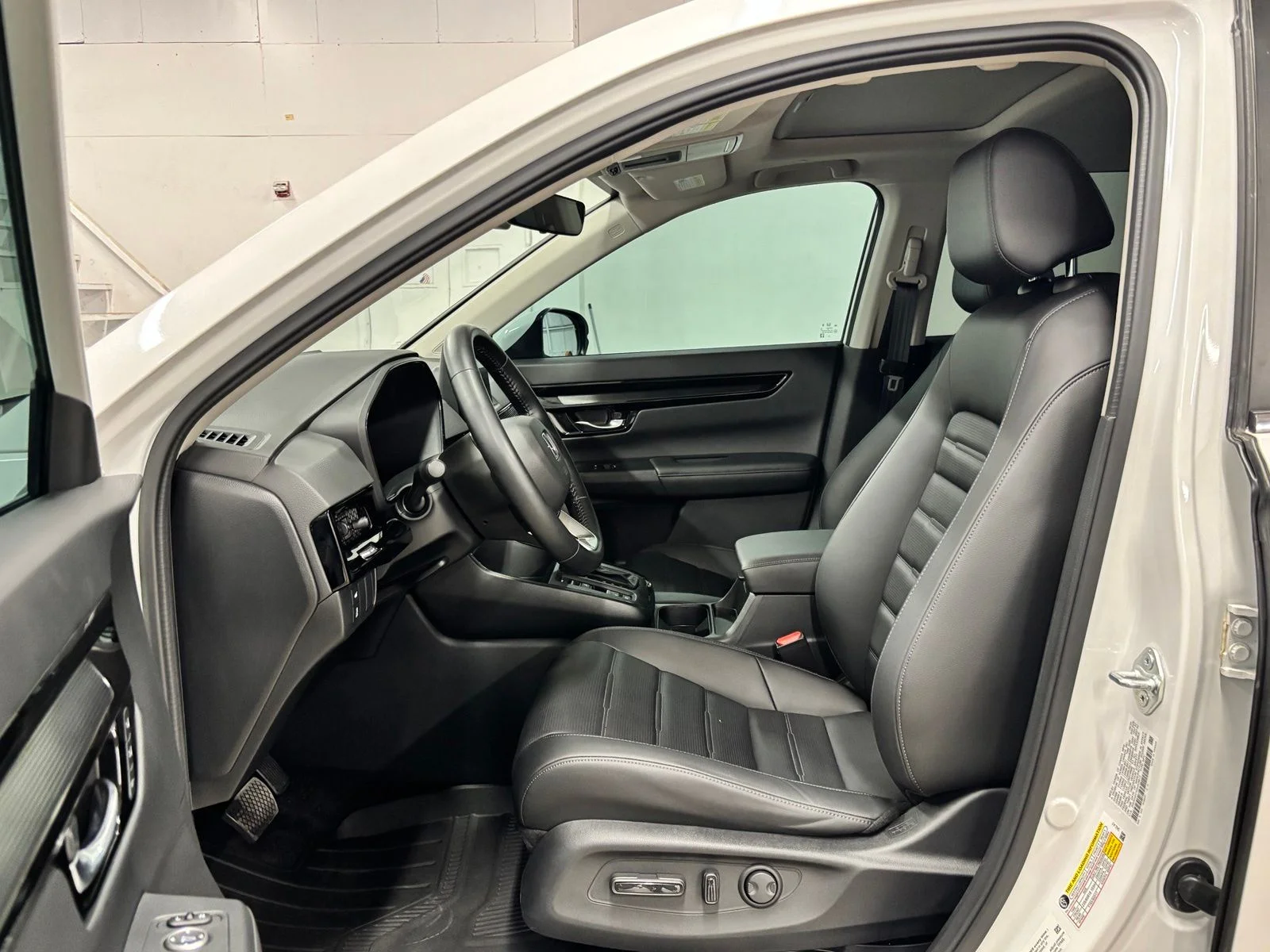 Used 2025  Honda EX-L image 17