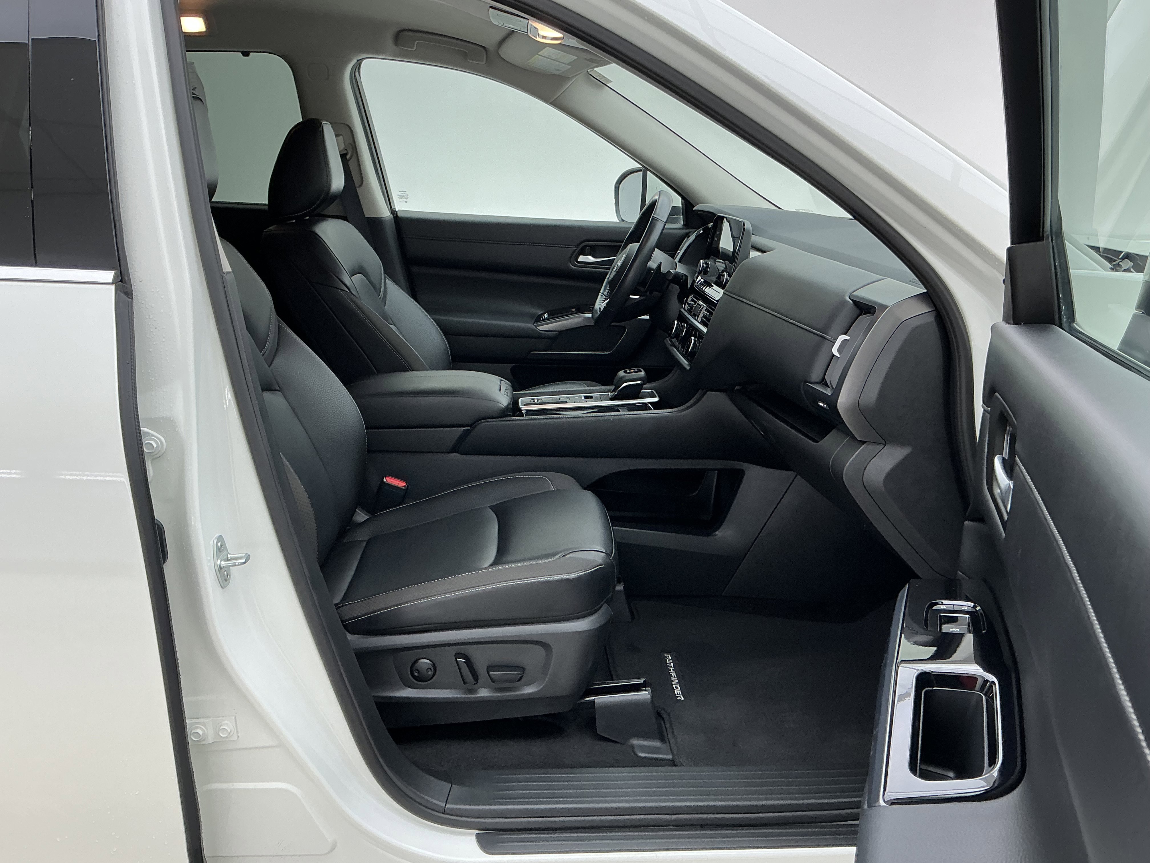 2024 Nissan Pathfinder SL - Photo 26