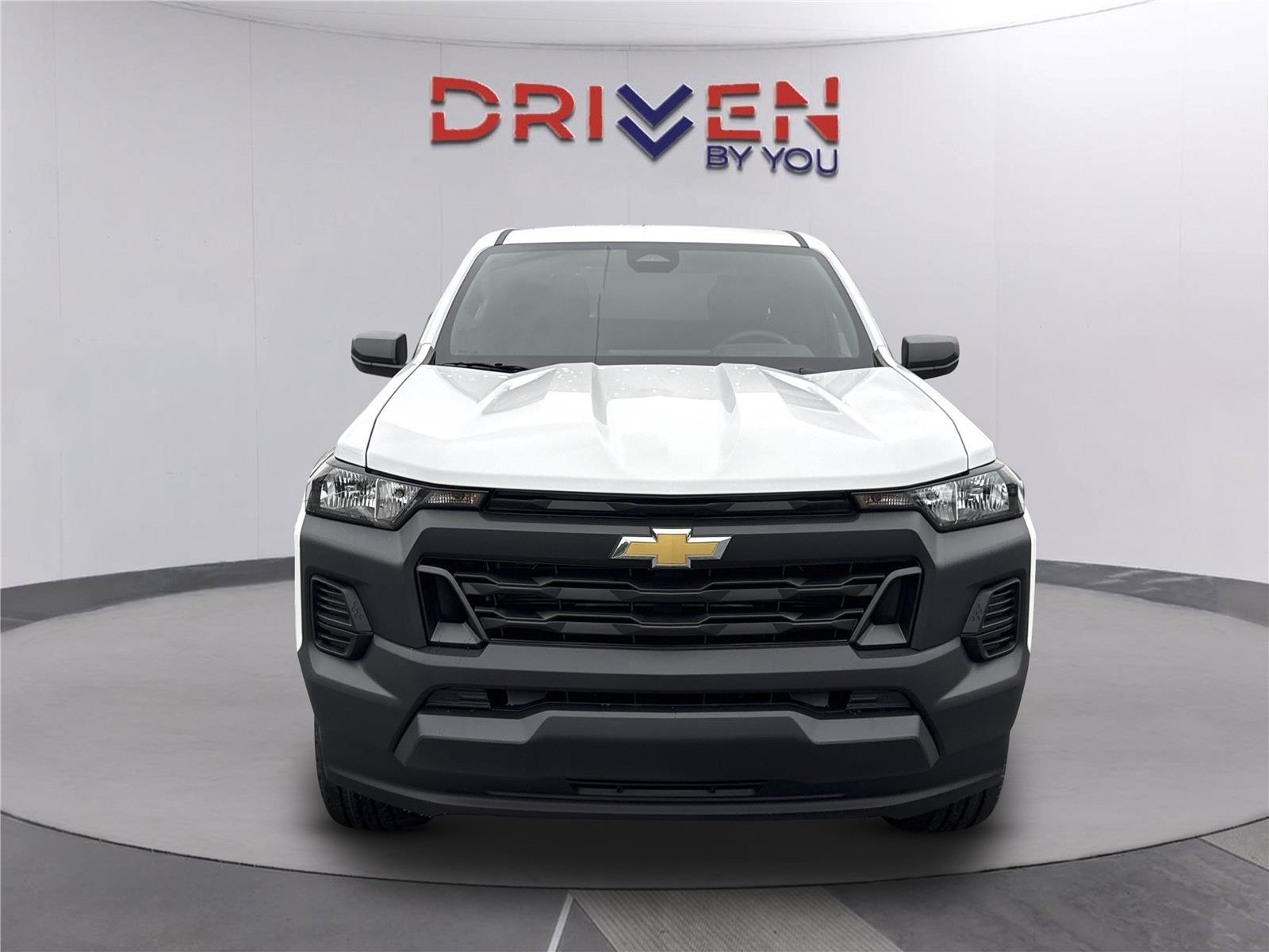 New 2026 Summit White Chevrolet WT image 9