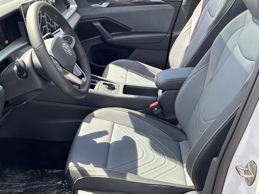 2026 Volkswagen Tiguan SE R-LINE BLACK - Photo 11