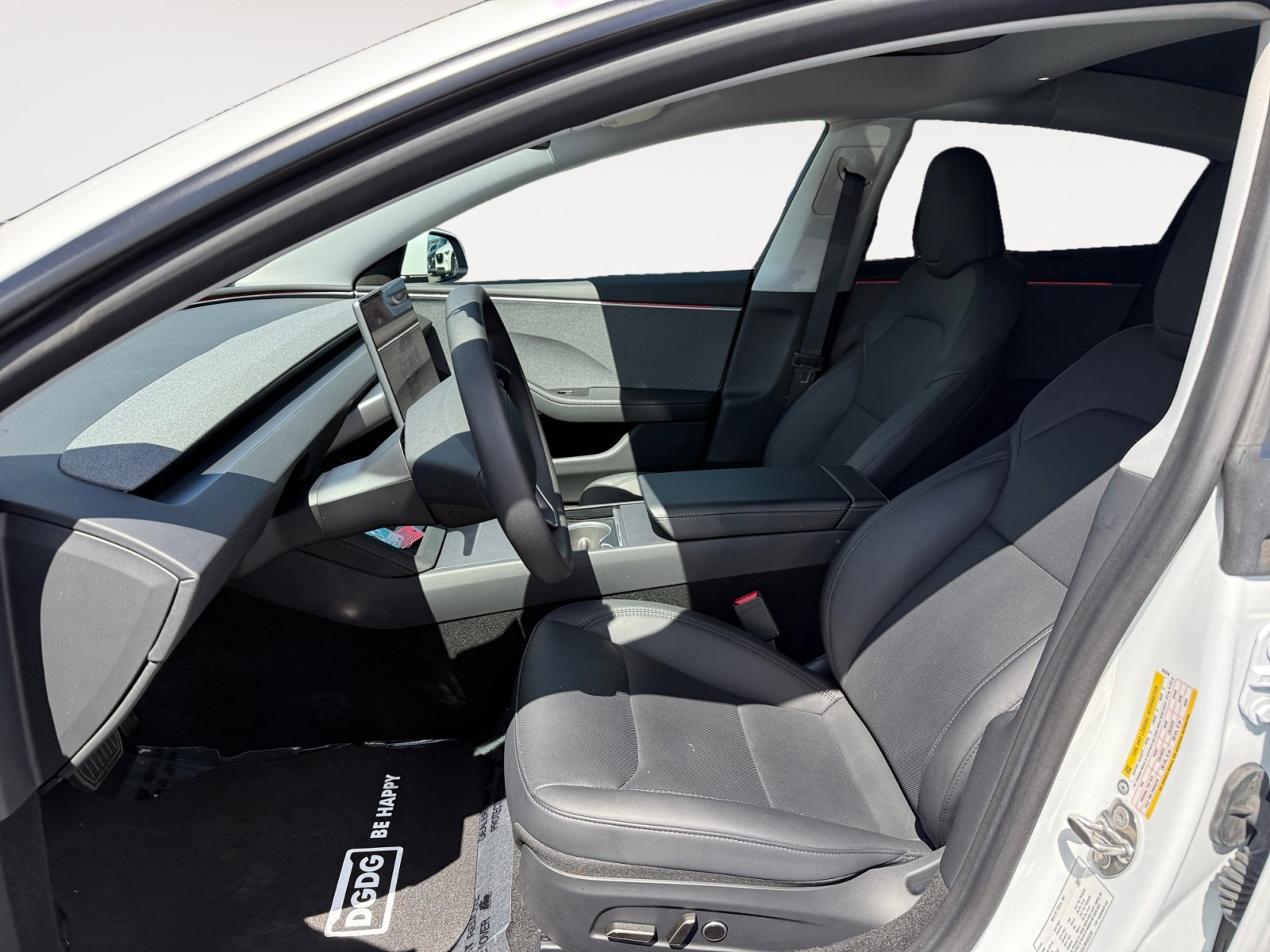 Used 2024 Pearl White Multi-Coat Tesla Base image 10