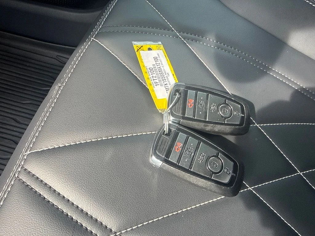 Used 2025 Beige Ford Select image 23