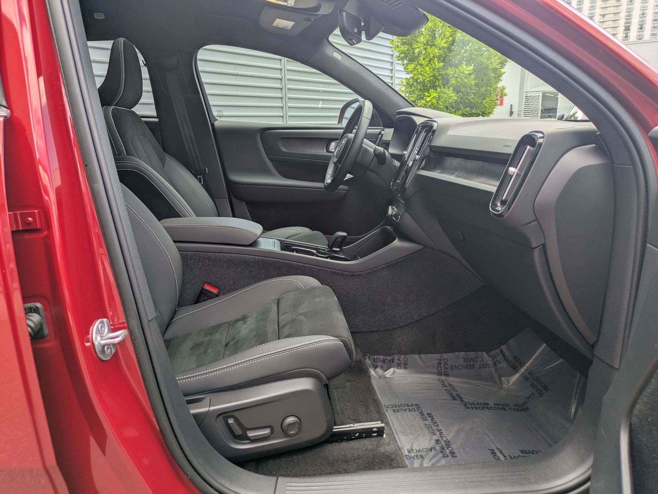 Certified Used 2023 Fusion Red Metallic Volvo Ultimate image 30