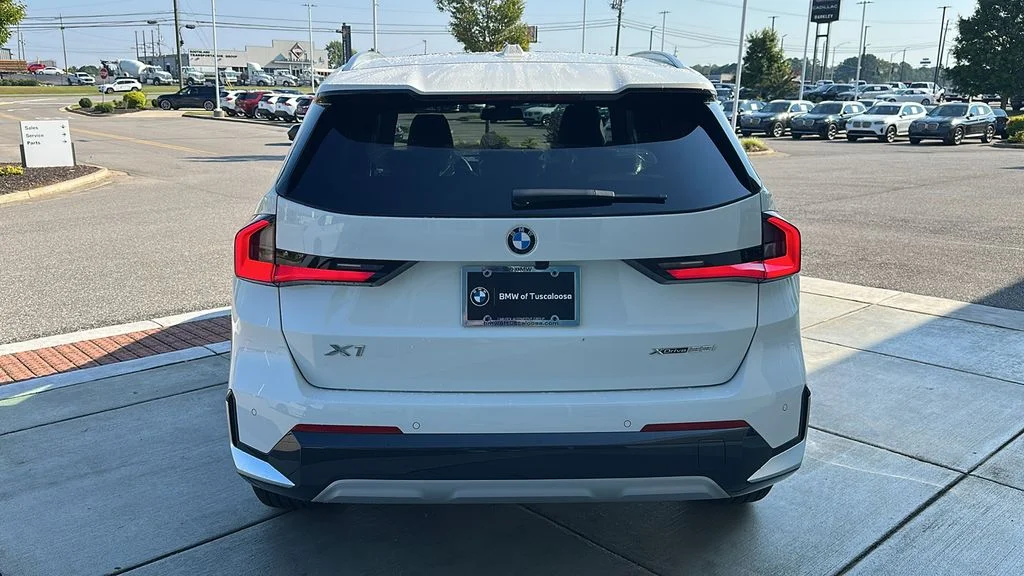 Used 2026 White BMW xDrive28i image 5