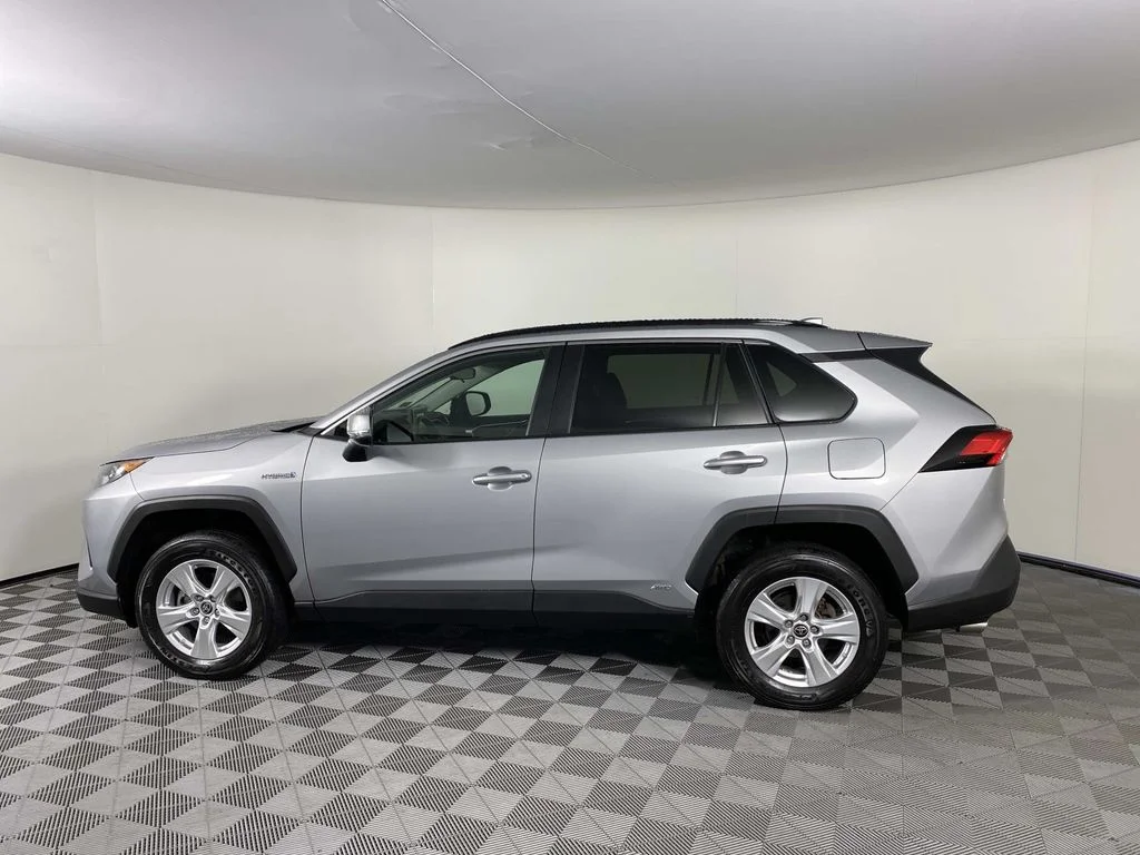 Used 2021 Silver Toyota LE image 5