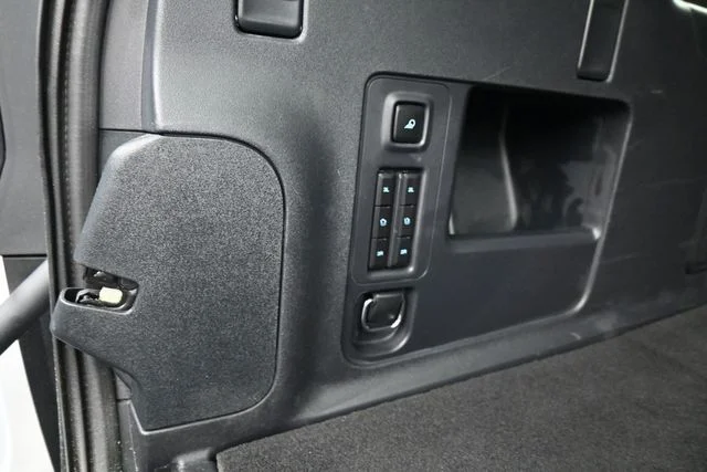 Used 2025 White Ford Platinum image 21