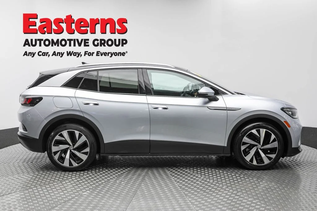 Used 2021 Silver Volkswagen Pro S image 4